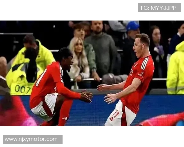 洗汉姆联与热刺激战正酣谁能在英超赛场上笑到最后